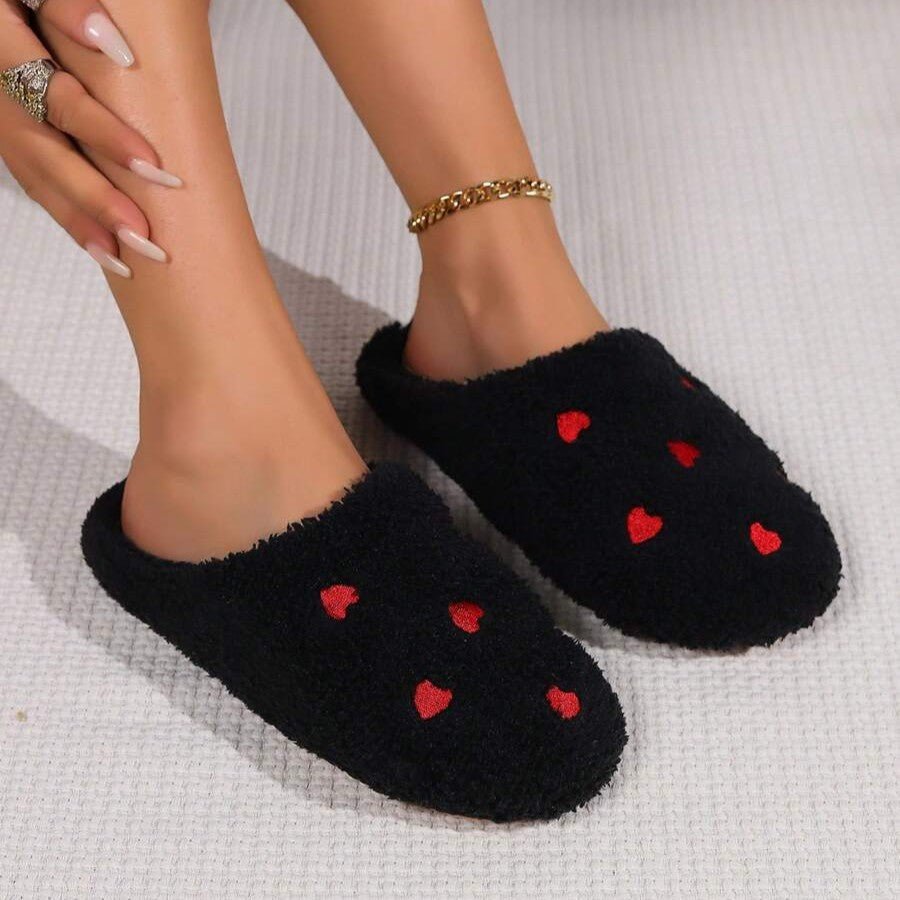 Pantoufles Femme - CozyWarmSlippers™ - Noir à Cœurs Rouges - Laviizi